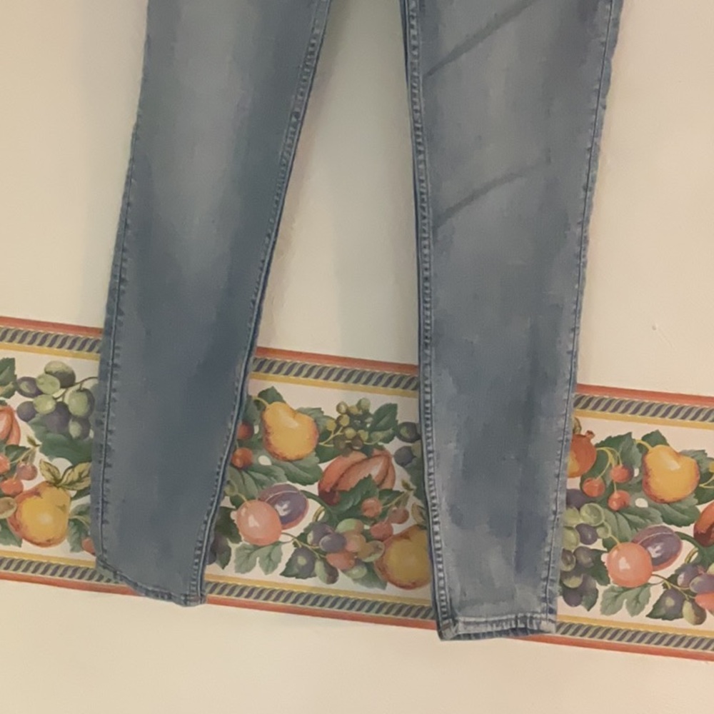 Sale1 H&M Skinny Mid Rise Jeans, Size 4, Light Blue Denim - Picture 3 of 9